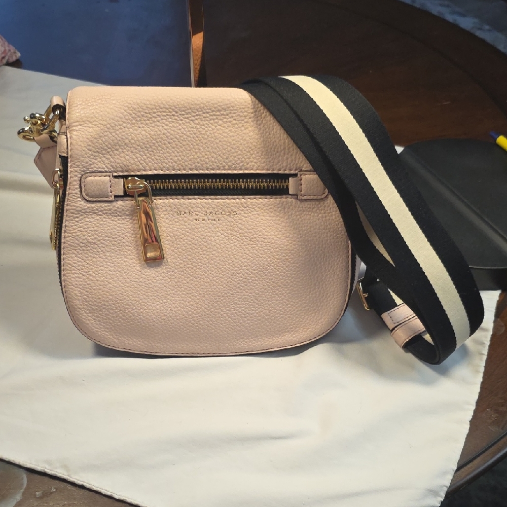 Marc Jacobs Small Nomad Crossbody Bag – Blush Pink Pebbled Leather
